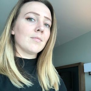 Meet your Posher, Caraline